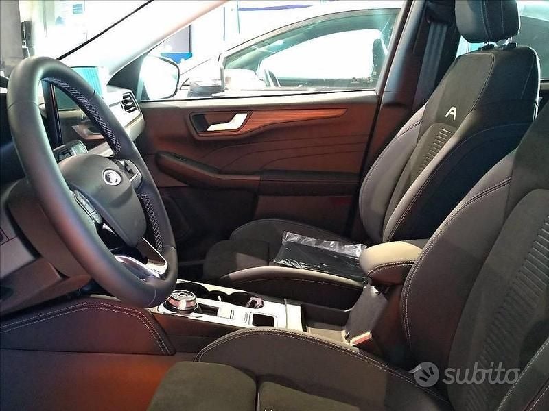 Nuova Ford Kuga Active 243 CV (178 kW) 2025 Grigio SUV