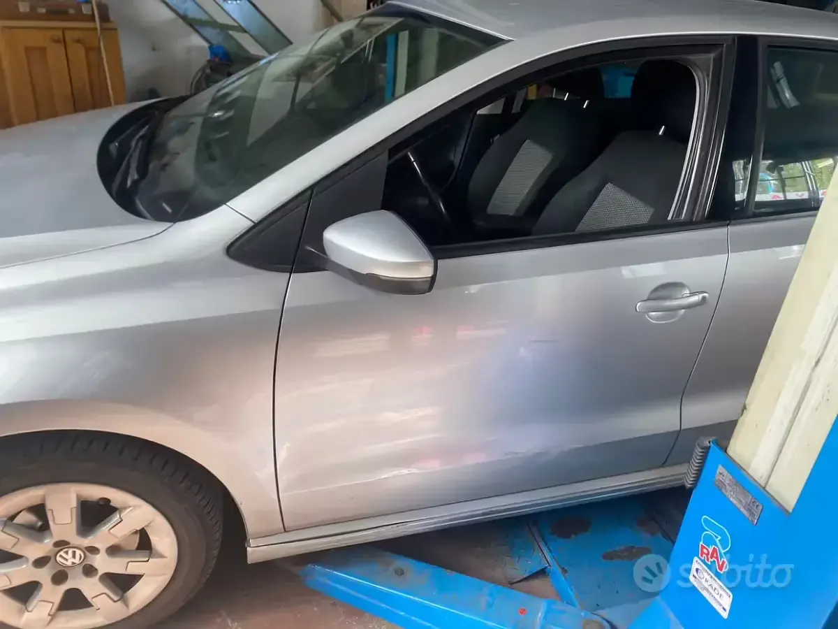 Usata VW Polo 64 CV (47 kW) 2012 Grigio Utilitaria