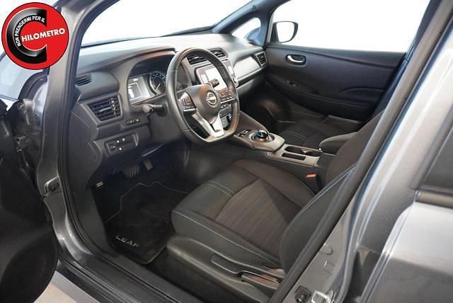 Usata Nissan Leaf Acenta 80 kW (109 CV) 2023 Grigio Utilitaria