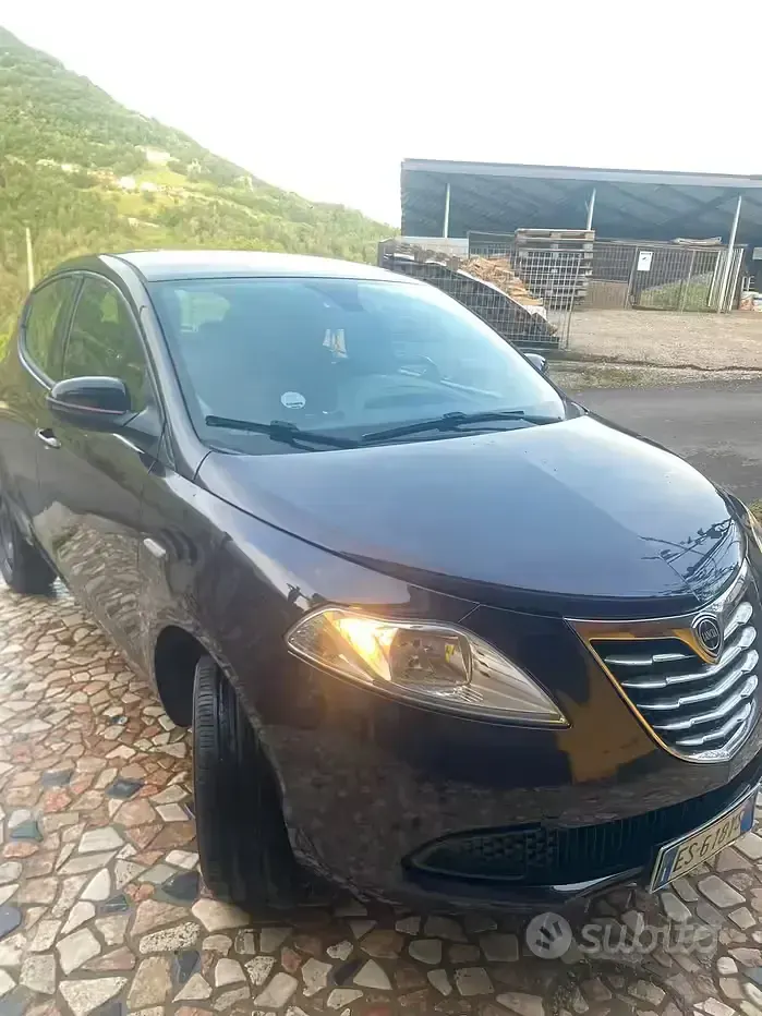 Usata Lancia Ypsilon 80 CV (58 kW) 2013 Utilitaria