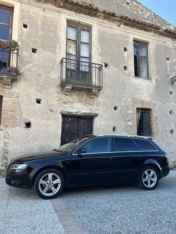 Usata Audi A4 140 CV (102 kW) 2010 Nero Station wagon
