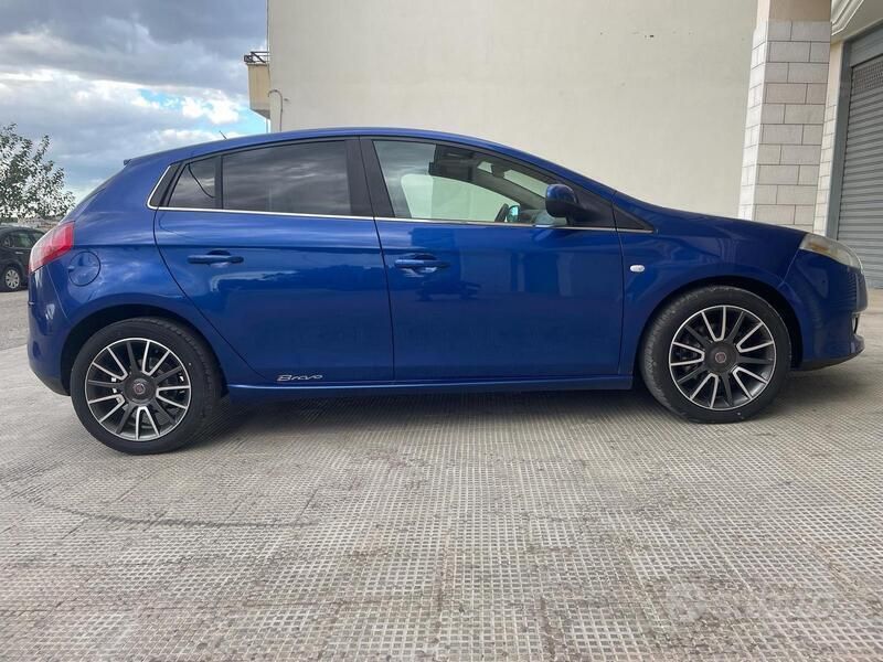 Blu Usata 2009 Fiat Bravo Sport Due volumi | 3200 € (Ottimo prezzo) - Immagine 1/4