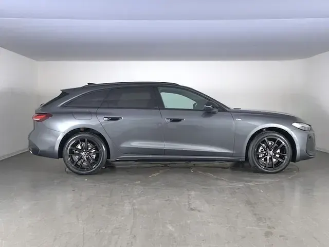 Nuova Audi A5 Advanced 150 CV (110 kW) 2025 Grigio daytona perlato Station wagon
