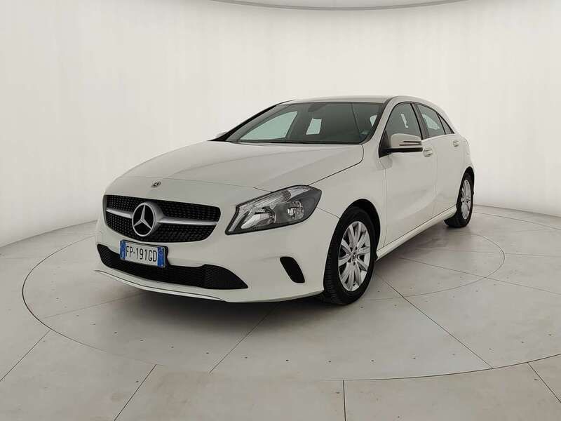 Gebraucht Mercedes A160 102 PS (75 kW) 2018 Weiß Limousine