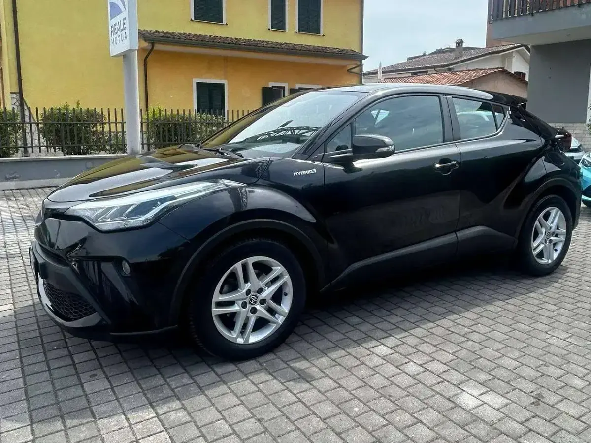 Usata Toyota C-HR Active 98 CV (72 kW) 2022 Nero SUV