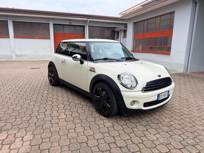 Usata Mini ONE 75 CV (55 kW) 2009 Utilitaria