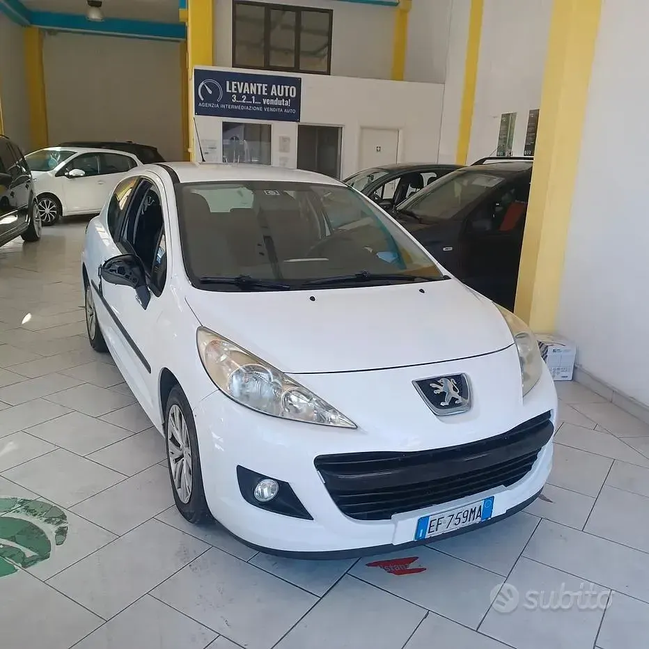 Usata Peugeot 207 68 CV (50 kW) 2011 Bianco Berlina
