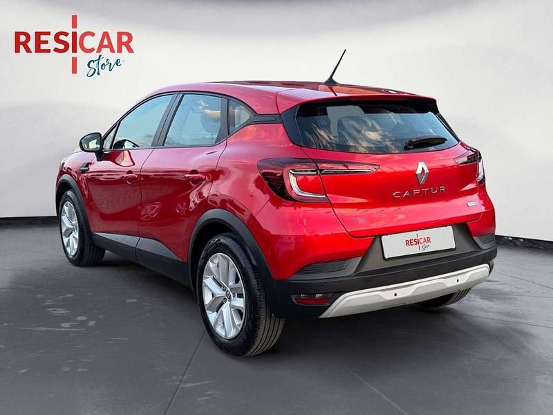 Usata Renault Captur Zen 94 CV (69 kW) 2022 Rosso met SUV
