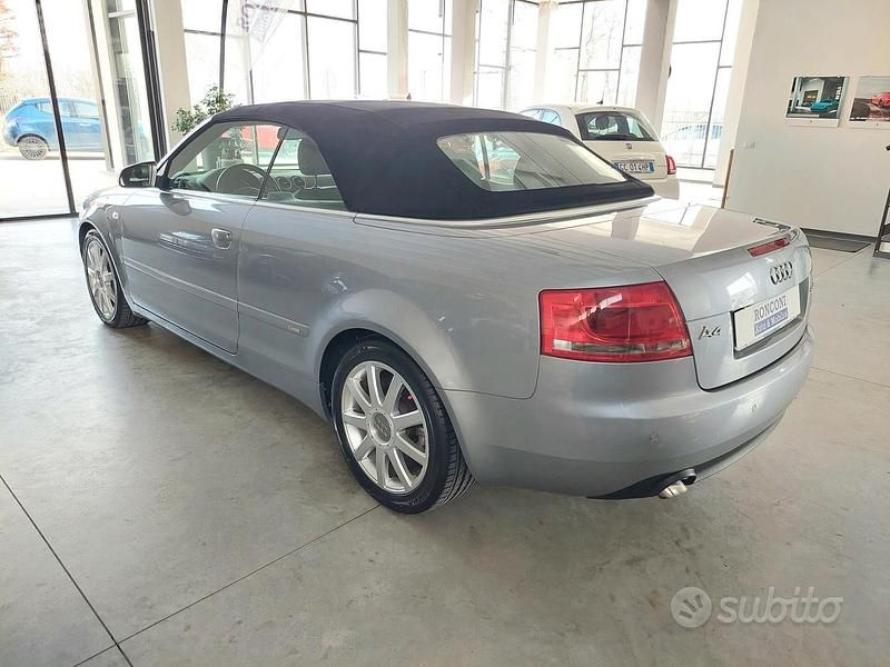 Usata Audi A4 Cabriolet S-Line 140 CV (102 kW) 2006 Grigio Cabrio