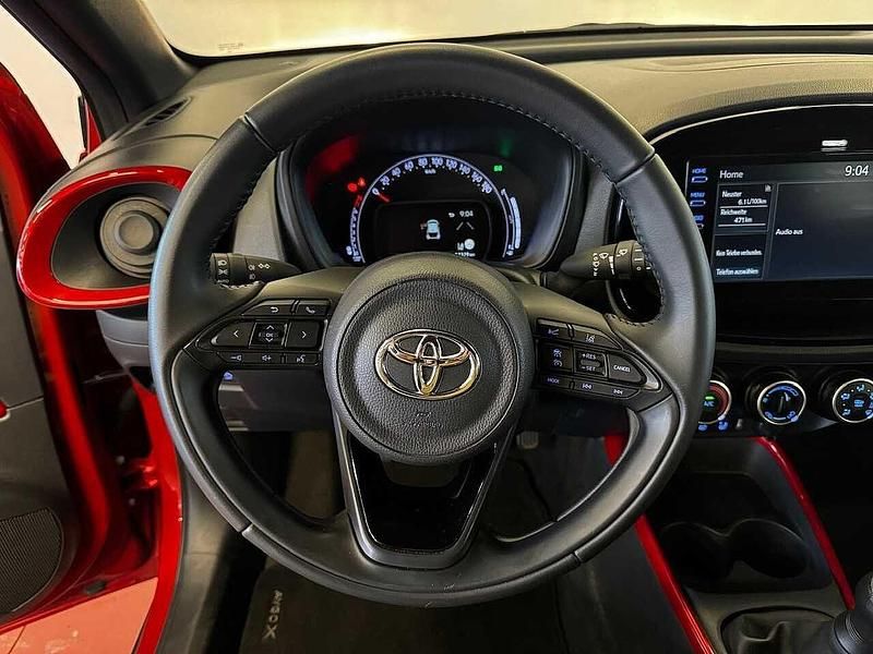 Usata Toyota Aygo Trend 72 CV (52 kW) 2023 Rosso Utilitaria