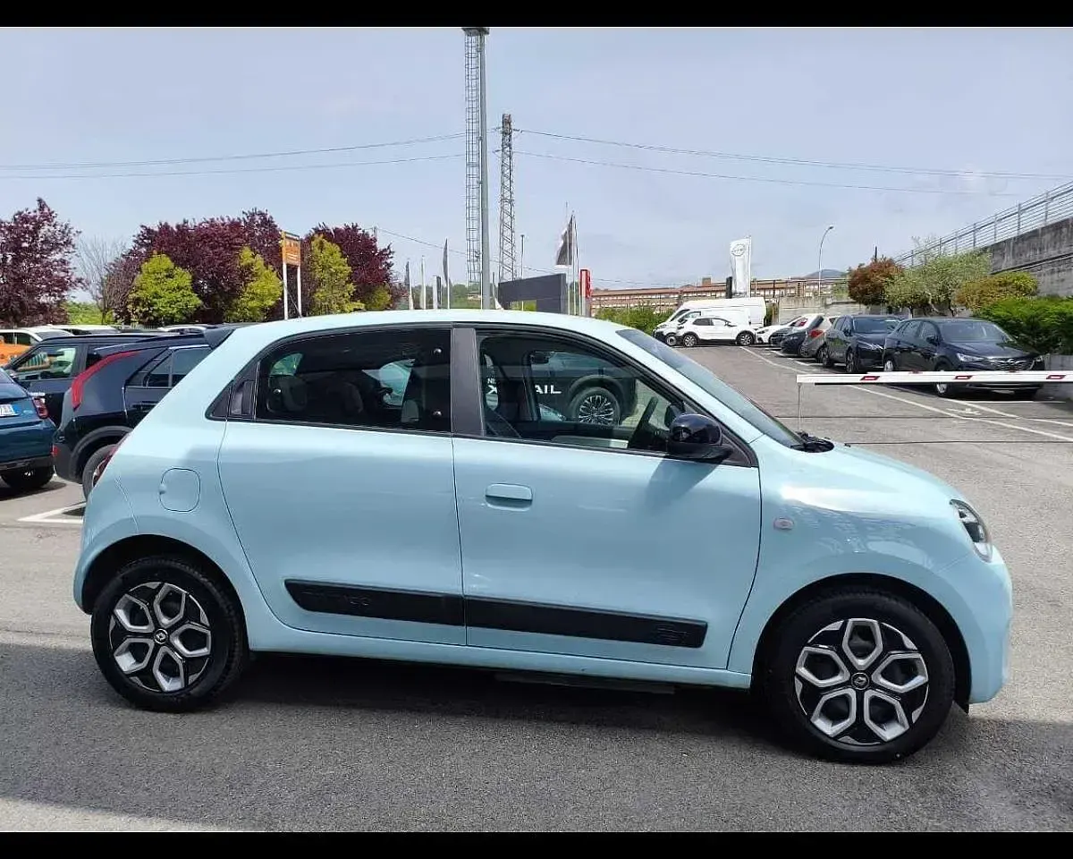 Usata Renault Twingo Equilibre 30 kW (42 CV) 2022 Azzurro Utilitaria