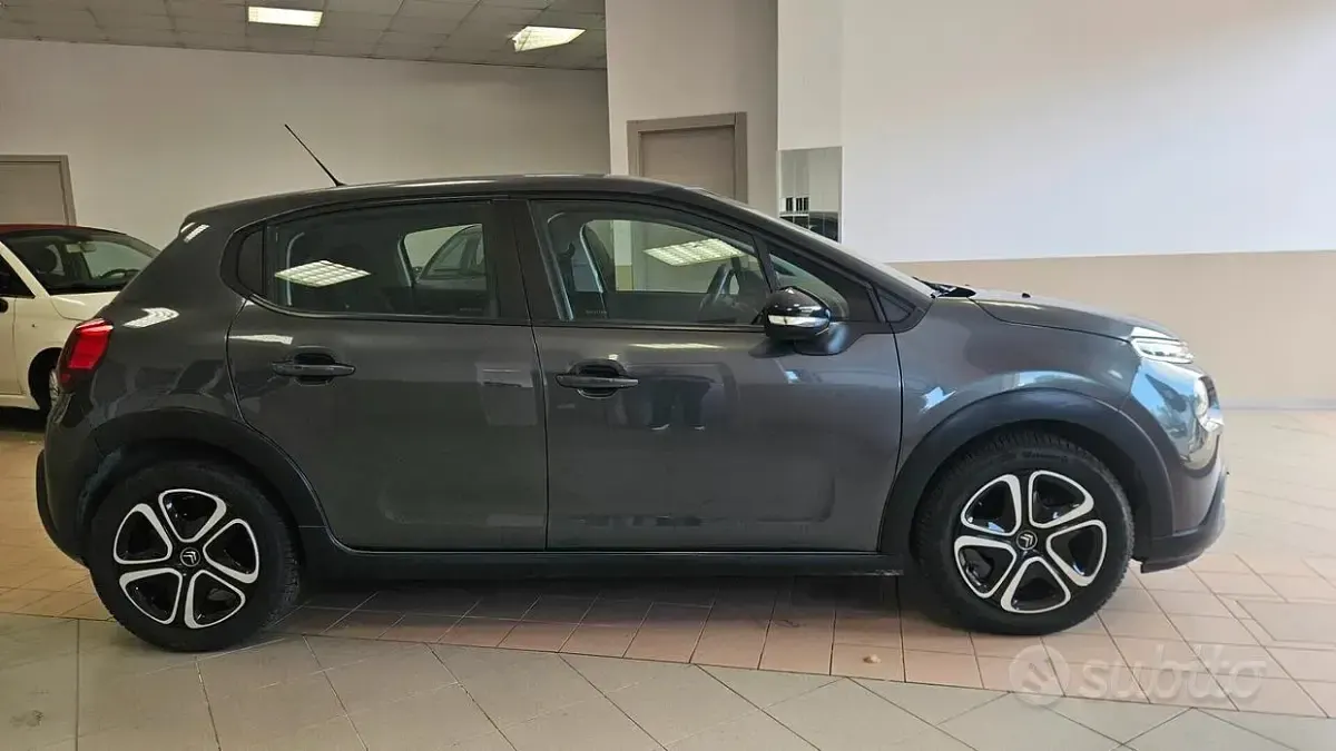 Usata Citroën C3 Shine 75 CV (55 kW) 2017 Grigio Berlina