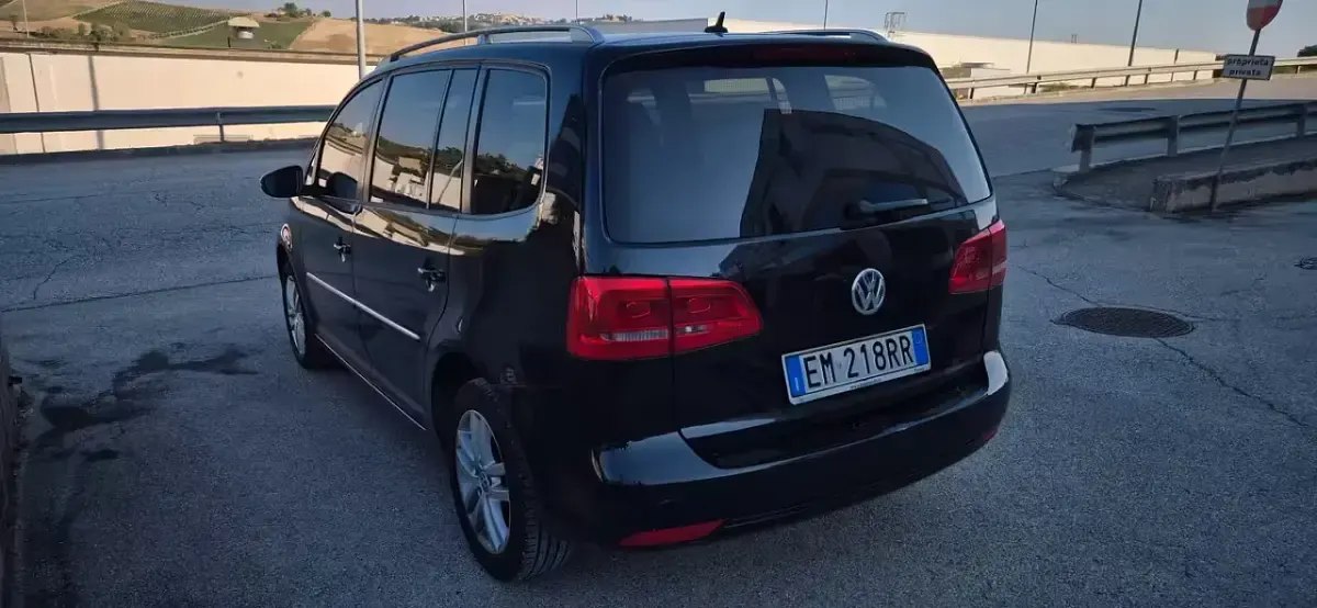 Usata VW Touran Highline 149 CV (109 kW) 2012 Nero Monovolume
