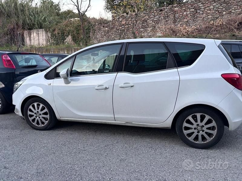 Bianco Usata 2016 Opel Meriva Cosmo Monovolume | 5900 € (Super prezzo) - Immagine 1/4