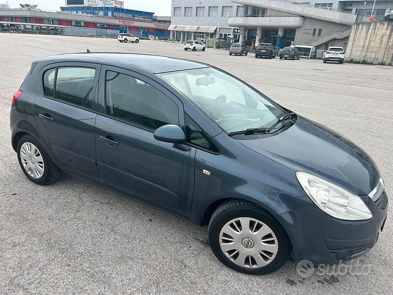 Usata Opel Corsa 2007 Blu Utilitaria