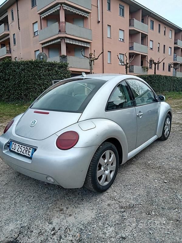 Usata VW New Beetle 2001 Grigio Utilitaria