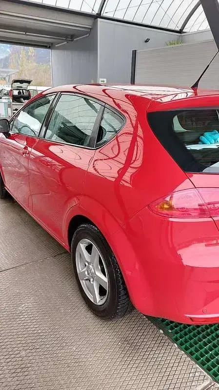 Usata Seat Leon 86 CV (63 kW) 2010 Rosso Utilitaria