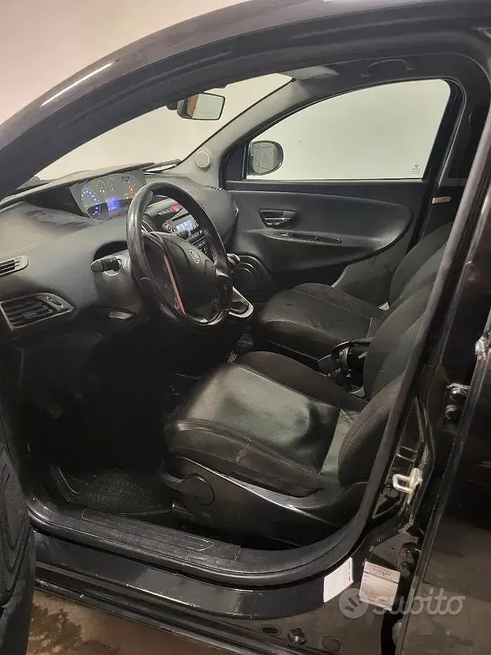 Usata Lancia Ypsilon 95 CV (69 kW) 2011 Utilitaria