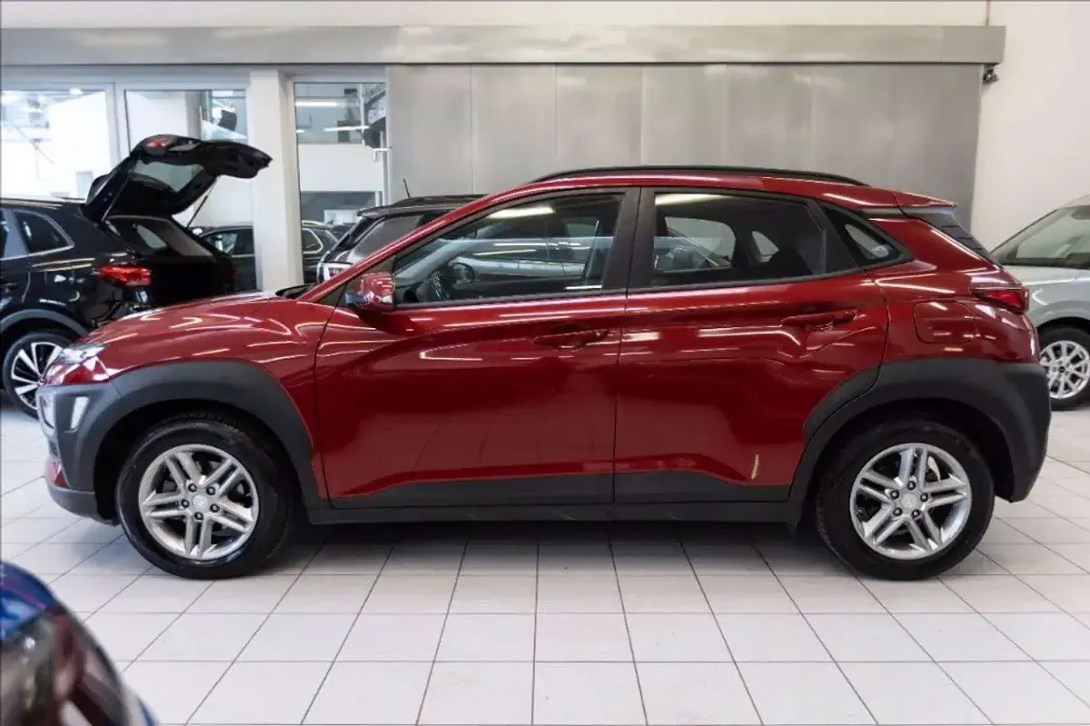 Usata Hyundai Kona 120 CV (88 kW) 2019 Rosso metallizzato SUV