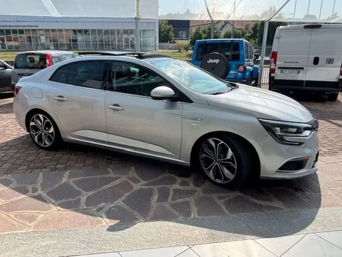 Usata Renault Mégane IV 140 CV (102 kW) 2019 Argento Coupé