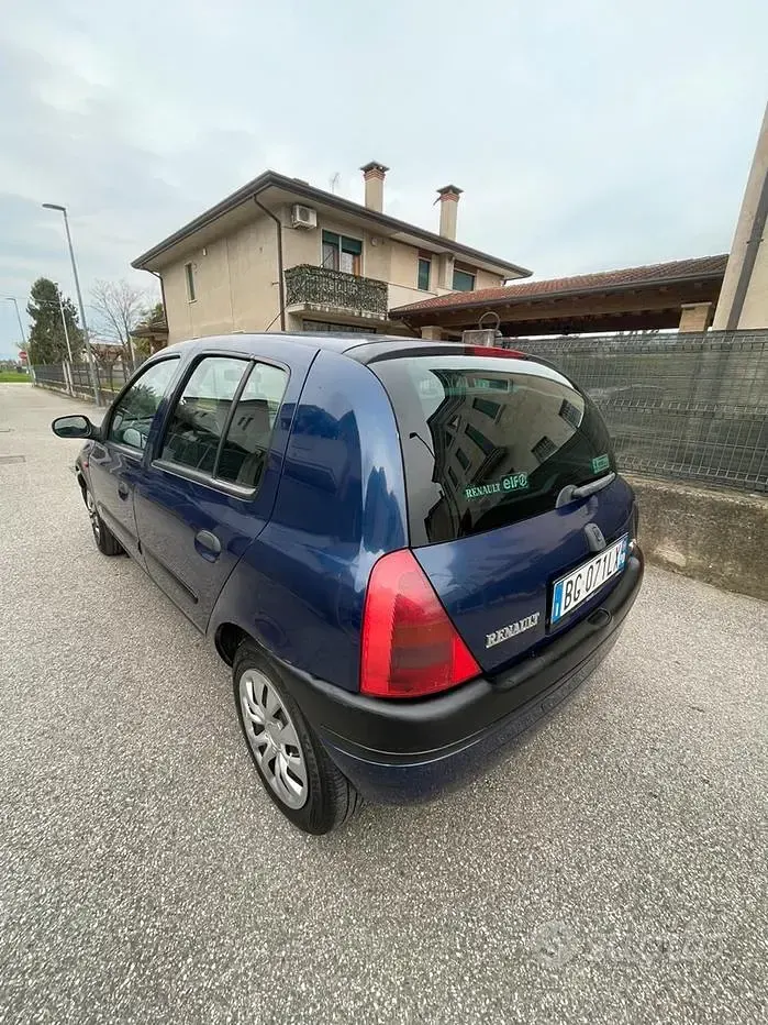 Usata Renault Clio 58 CV (42 kW) 1999 Blu Berlina