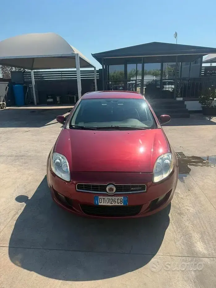 Usata Fiat Bravo Emotion 105 CV (77 kW) 2009 Viola Utilitaria