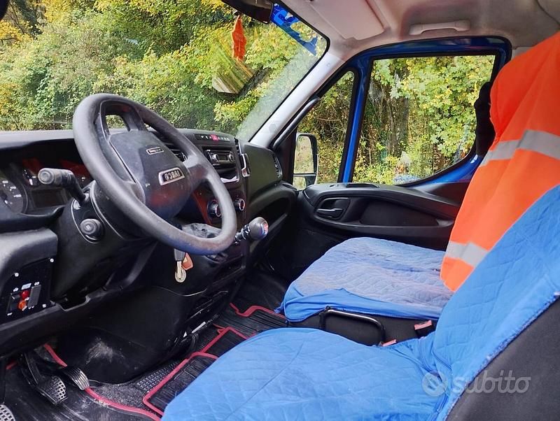 Usata Iveco Daily 126 CV (92 kW) 2018 Blu