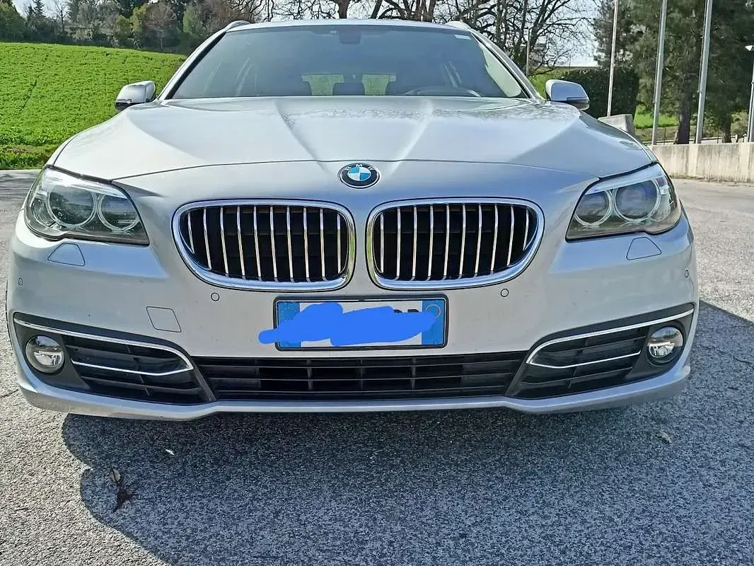 Usata BMW 520 Luxury Line 190 CV (139 kW) 2016 Argento Station wagon
