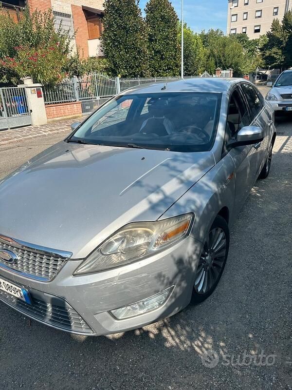 Grigio Usata 2008 Ford Mondeo Tre volumi | 3200 € - Immagine 1/4