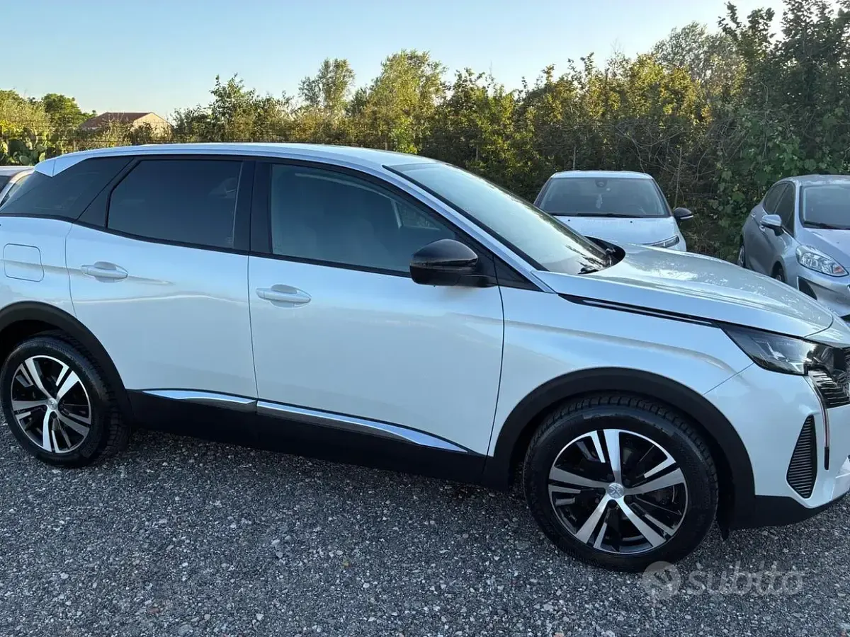 Usata Peugeot 3008 Allure 131 CV (96 kW) 2022 Bianco SUV