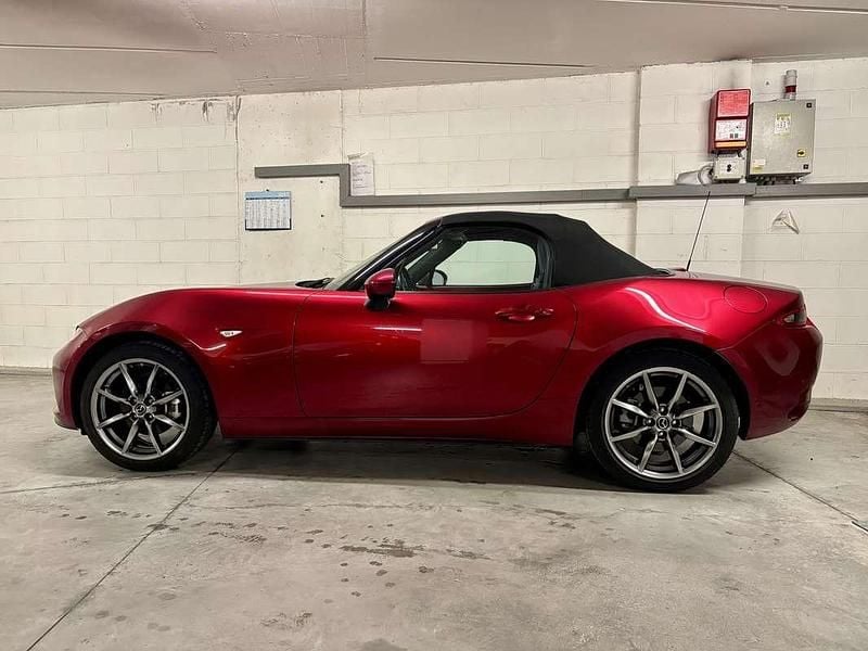 Usata Mazda MX5 Exclusive-Line 184 CV (135 kW) 2023 Rosso Cabrio