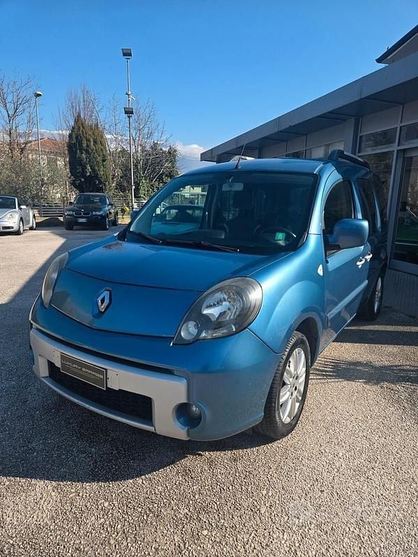 Usata Renault Kangoo 90 CV (66 kW) 2012 Blu Monovolume
