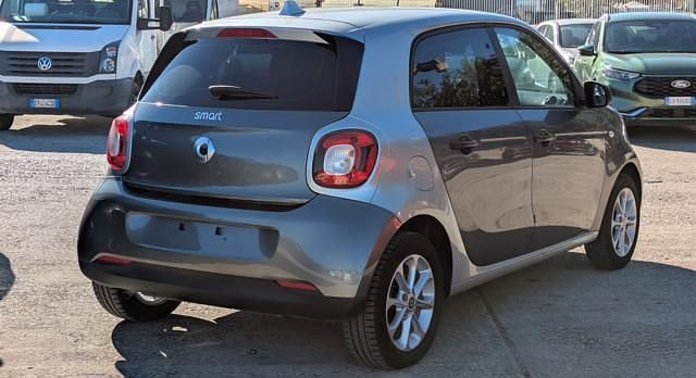 Usata Smart ForFour 71 CV (52 kW) 2017 Grigio Utilitaria