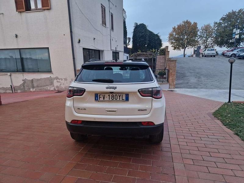 Usata Jeep Compass Longitude 140 CV (102 kW) 2019 Bianco tetto nero SUV