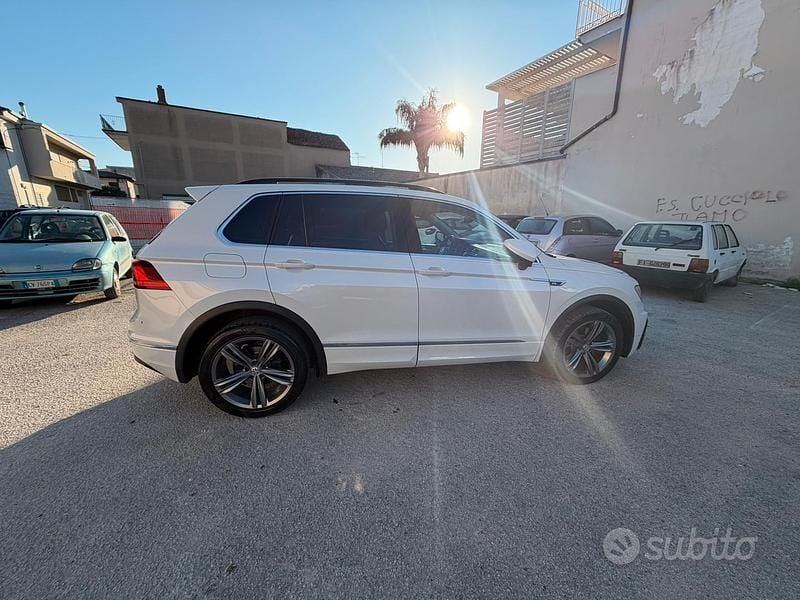 Usata VW Tiguan R-line 190 CV (139 kW) 2017 Bianco SUV