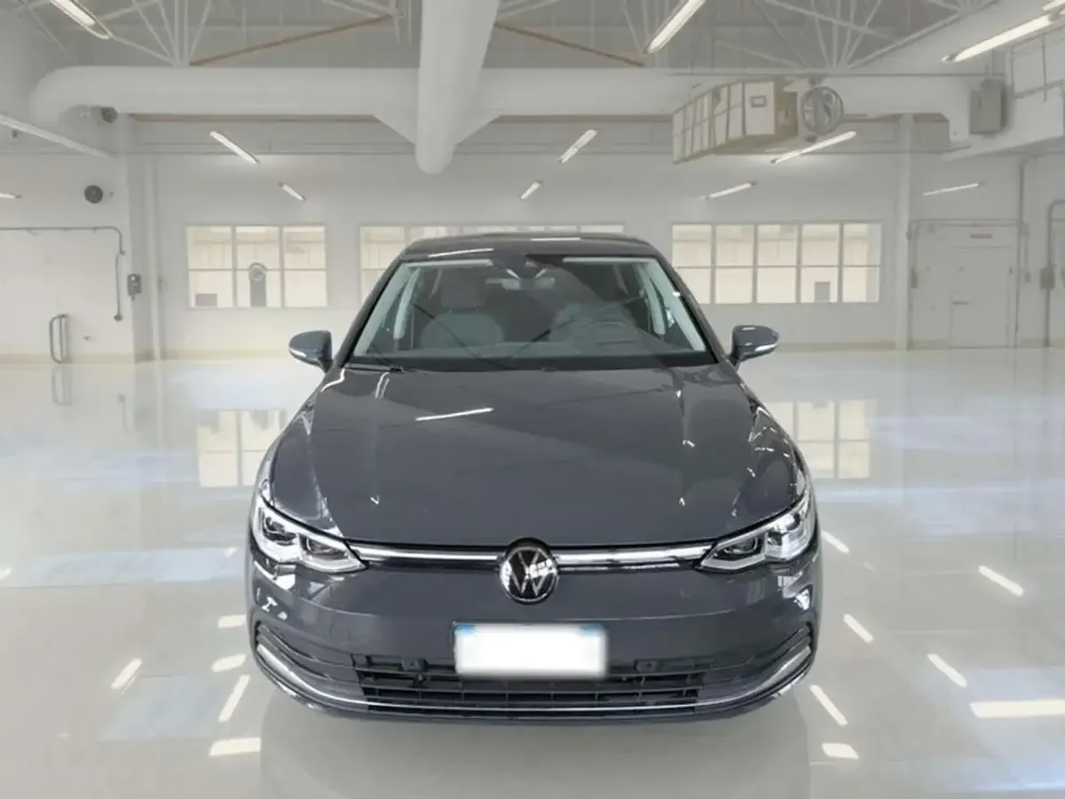 Usata VW Golf VIII Style 116 CV (85 kW) 2023 Grigio Berlina