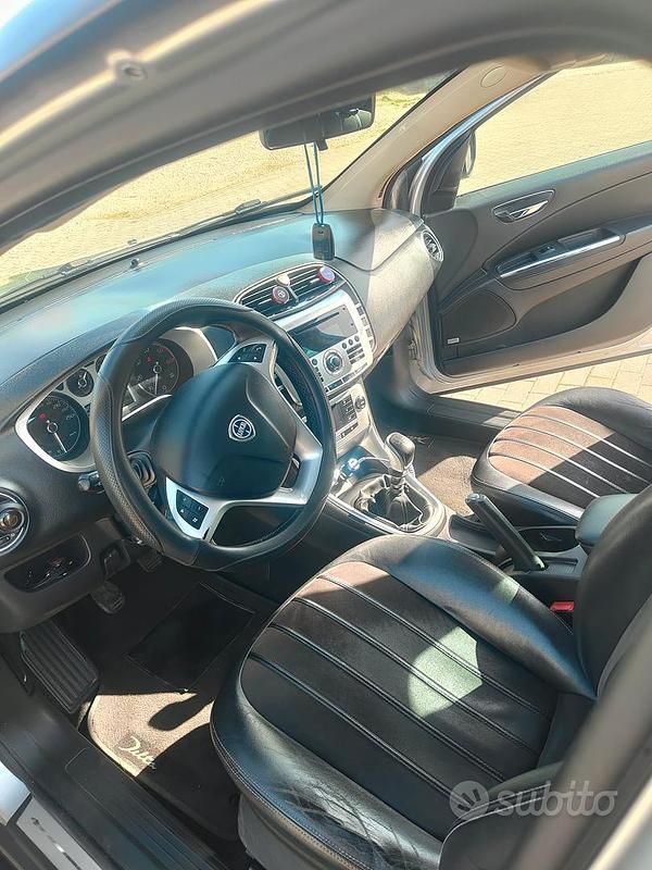 Usata Lancia Delta 2012 Grigio Utilitaria