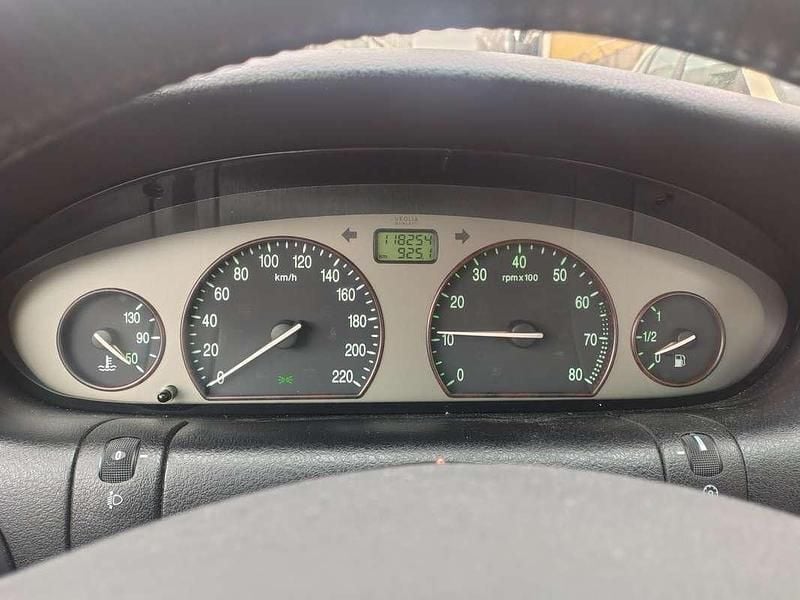 Usata Lancia Lybra 103 CV (75 kW) 2002 Berlina