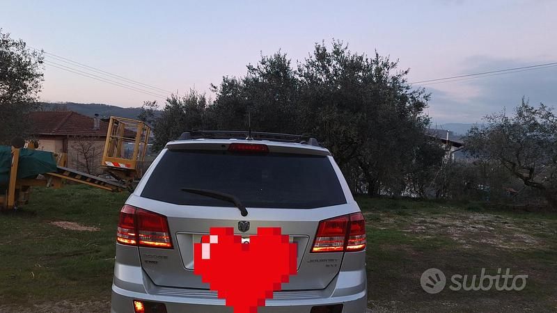 Usata Dodge Journey 140 CV (102 kW) 2010 Grigio SUV