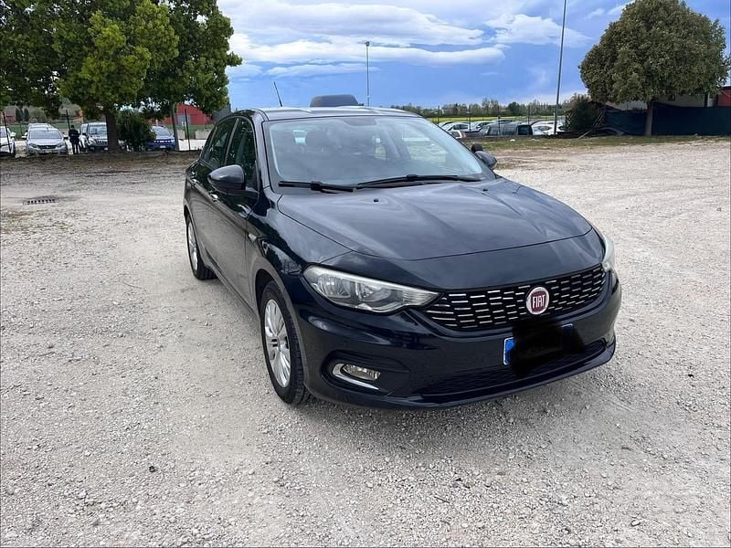 Usata Fiat Tipo Lounge 120 CV (88 kW) 2016 Nero Berlina