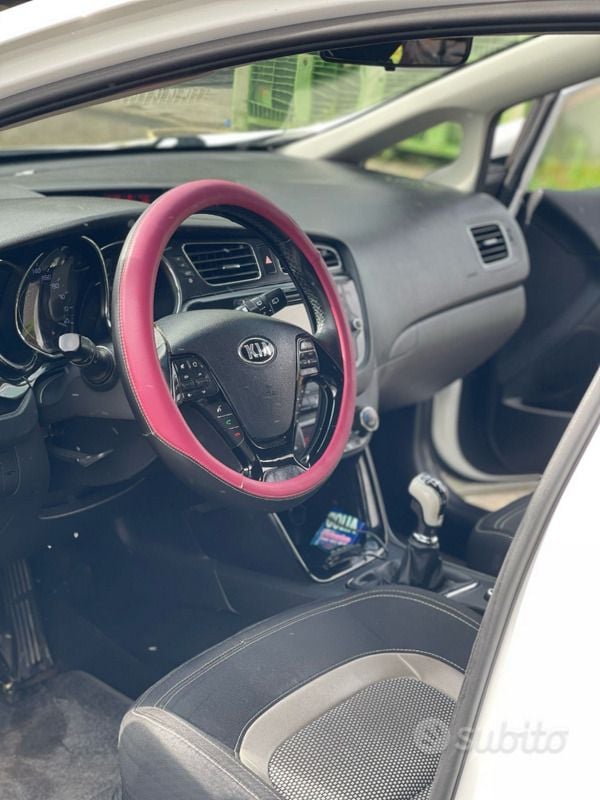 Usata Kia Ceed 128 CV (94 kW) 2015 Bianco Utilitaria