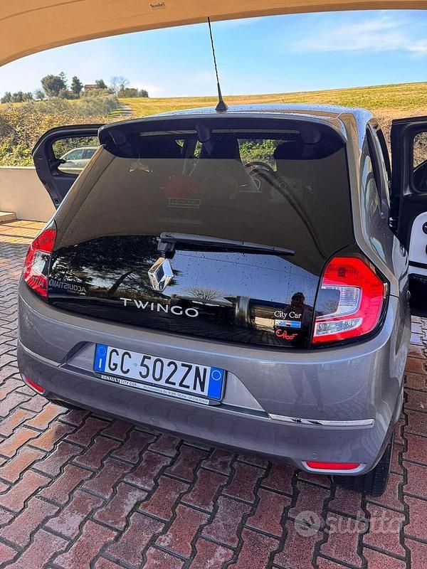 Usata Renault Twingo Vibes 60 kW (82 CV) 2020 Grigio Utilitaria