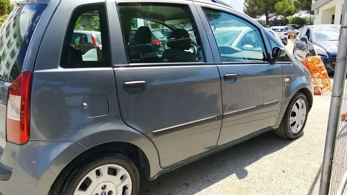 Usata Fiat Idea 77 CV (56 kW) 2008 Grigio Monovolume