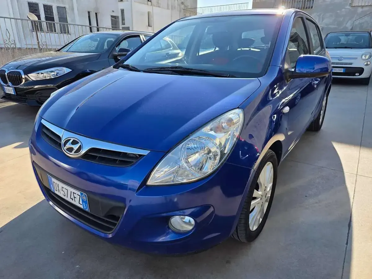 Usata Hyundai i20 Premium 116 CV (85 kW) 2010 Blu/azzurro Utilitaria