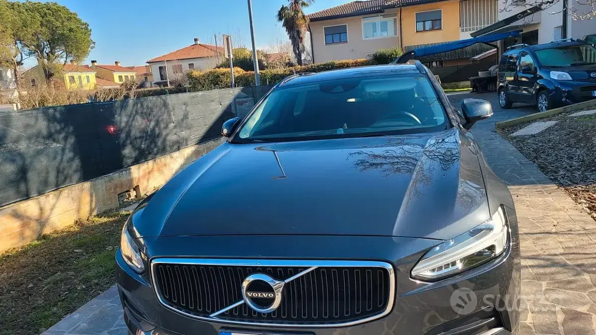 Usata Volvo V90 150 CV (110 kW) 2019 Grigio Station wagon