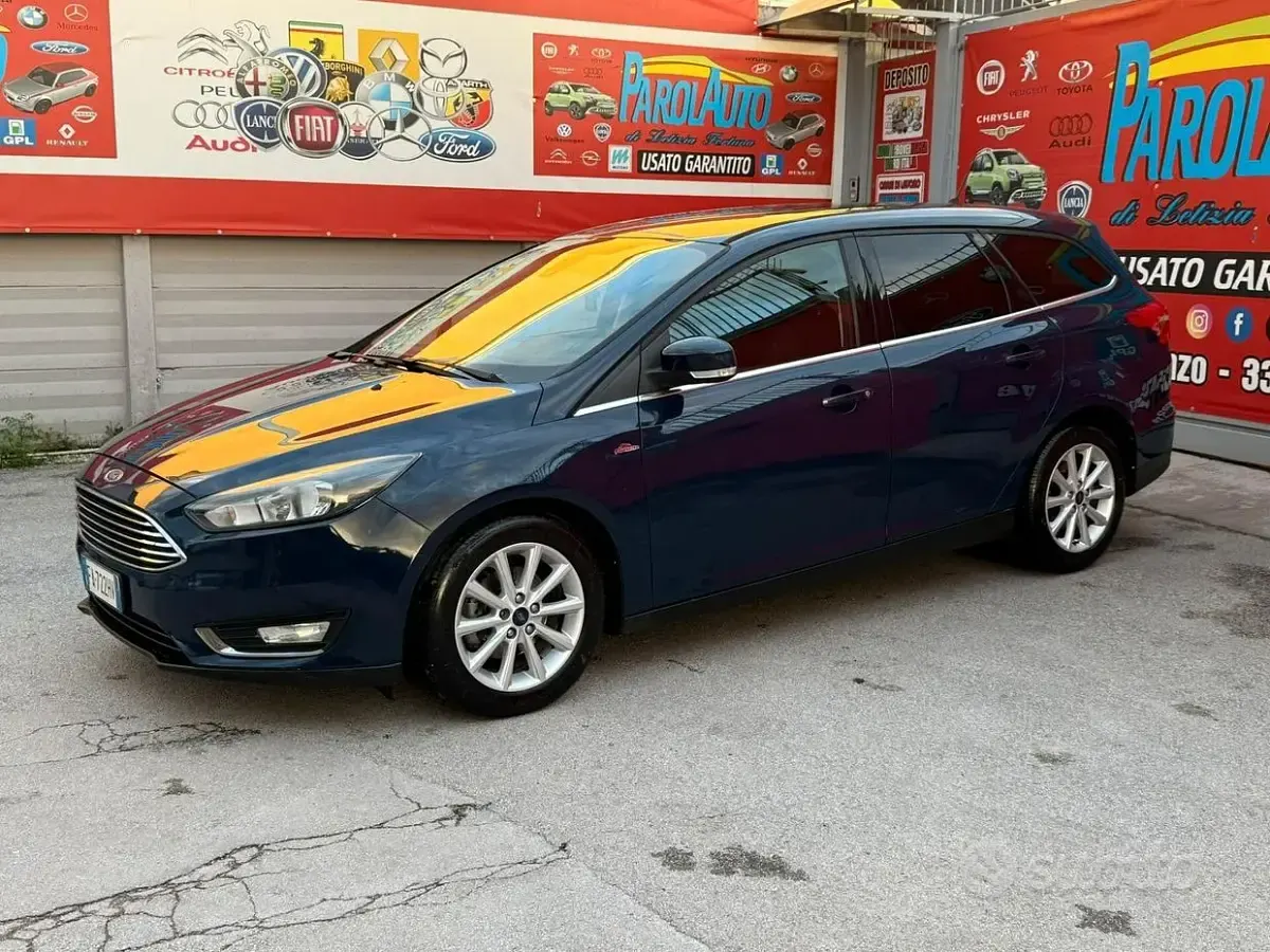 Usata Ford Focus 120 CV (88 kW) 2015 Blu Station wagon