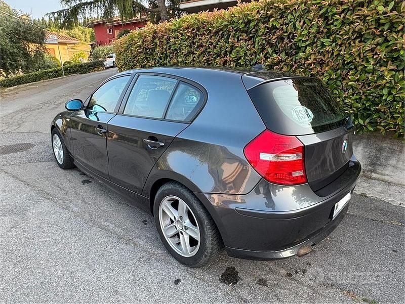 Usata BMW 118 143 CV (105 kW) 2007 Grigio Utilitaria