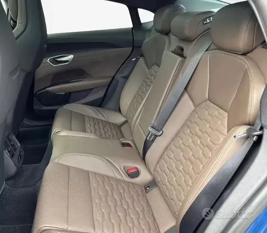 Usata Audi e-tron GT quattro Design 141 kW (193 CV) 2022 Bluazzurro Berlina