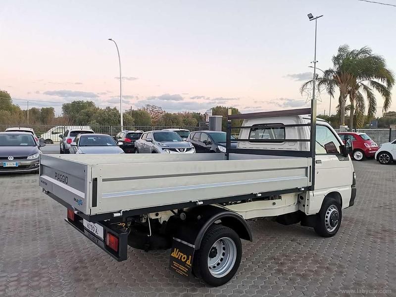 Begagnad Piaggio Porter 80 HK (58 kW) 2018 Vit Van
