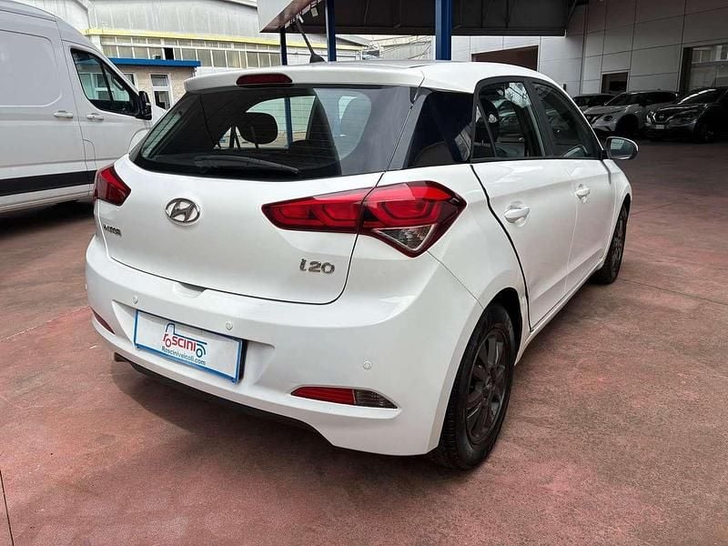 Usata Hyundai i20 Comfort 84 CV (61 kW) 2018 Bianco Utilitaria